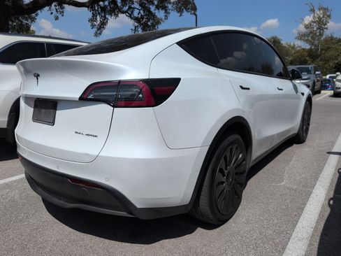 Used 2020 Tesla Model Y Long Range AWD/4WD image 2