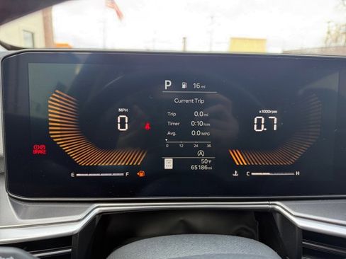 Used 2024 Kia Sorento S image 6