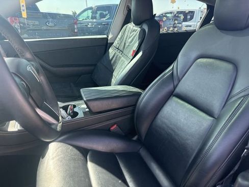Used 2022 Tesla Model Y Performance image 10
