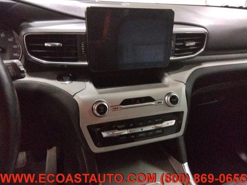 Used 2021 Ford Explorer XLT w/ Equipment Group 202A image 11