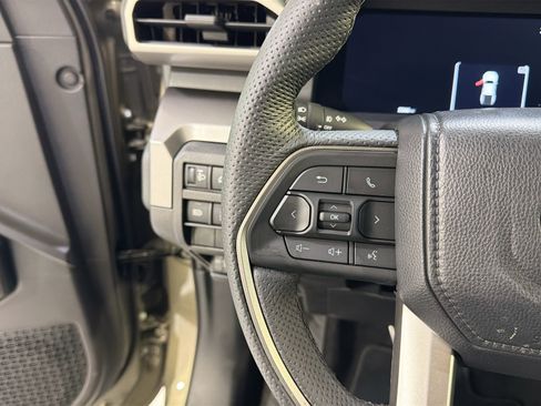 Used 2025 Toyota Tacoma TRD Sport AWD/4WD image 14