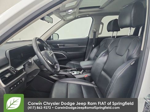 Used 2025 Kia Telluride S FWD image 19