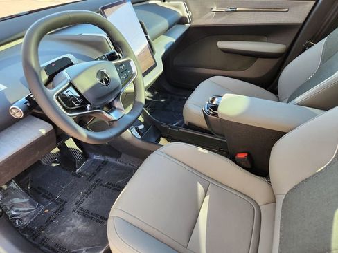 New 2026 Volvo EX30 Plus w/ Climate Package image 5