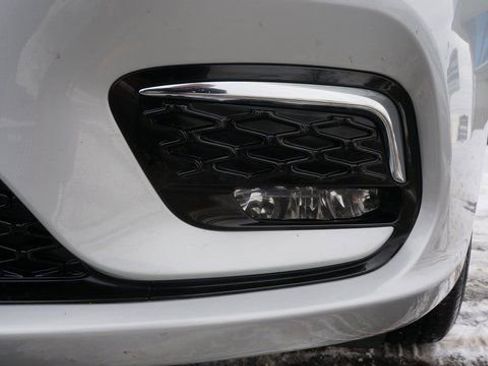 Used 2024 Chrysler Pacifica Touring-L image 76