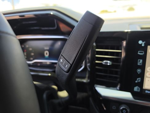 Used 2023 Chevrolet Silverado 1500 LT AWD/4WD image 32