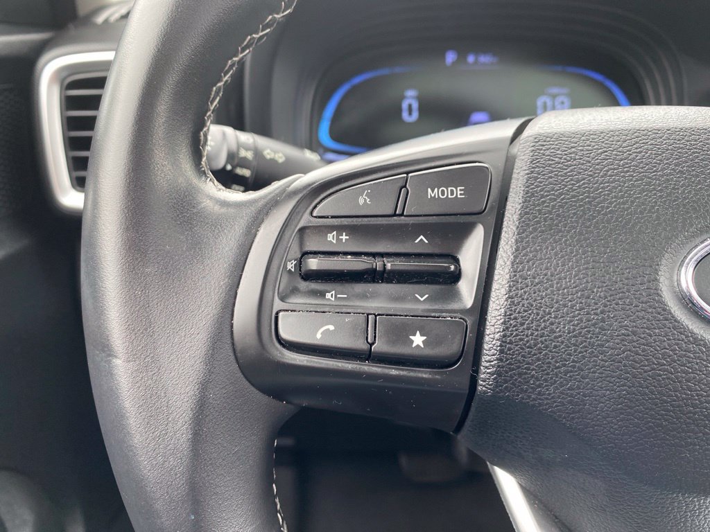 Certified 2024 Hyundai Venue SEL FWD image 20