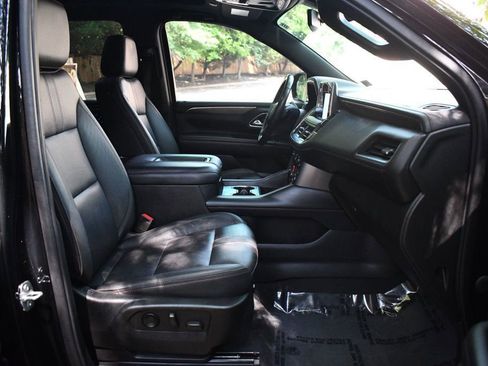 Used 2022 Chevrolet Suburban RST w/ Sport Performance Package image 38