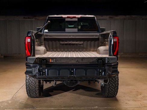 Used 2024 GMC Sierra 2500 Denali w/ Denali Reserve Package image 8