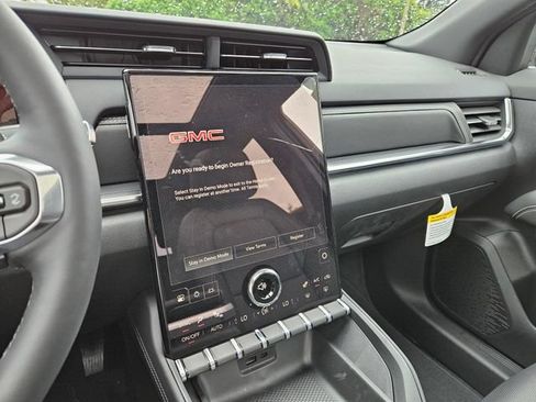 New 2026 GMC Terrain Elevation w/ Elevation Premium Package AWD/4WD image 27