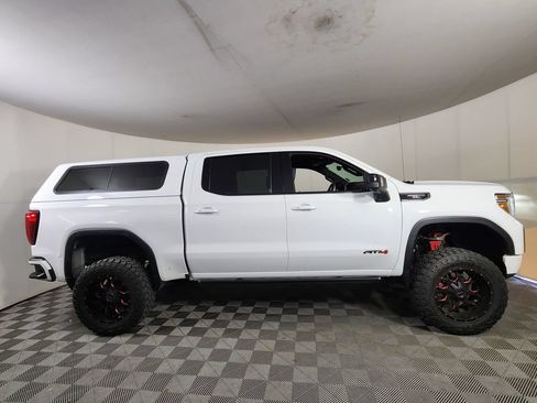 Used 2022 GMC Sierra 1500 AT4 w/ AT4 Premium Package AWD/4WD image 8