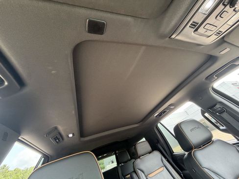 Used 2024 GMC Yukon AT4 w/ Technology Package AWD/4WD image 22