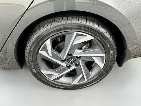 New 2026 Hyundai Elantra Limited image 22