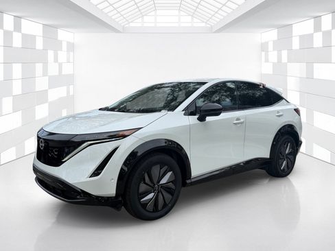 Certified 2024 Nissan Ariya AWD image 3