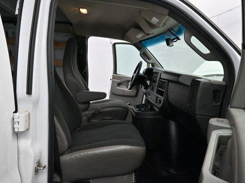 Used 2022 Chevrolet Express 2500 w/ Driver Convenience Package image 22