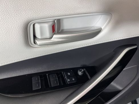 Used 2022 Toyota Corolla XSE image 14