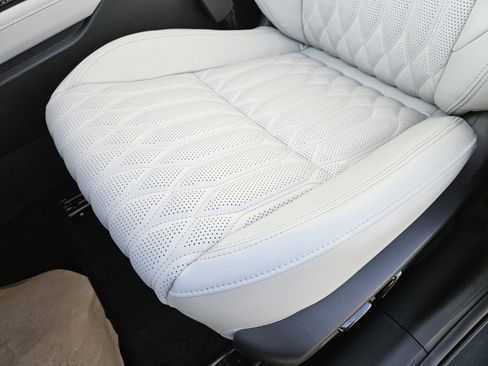 New 2026 Mitsubishi Outlander SEL image 8