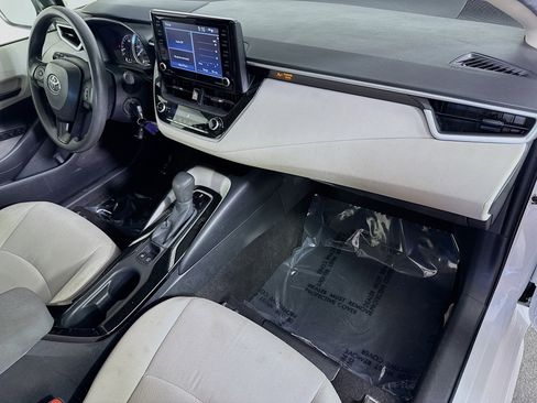 Used 2022 Toyota Corolla LE image 29