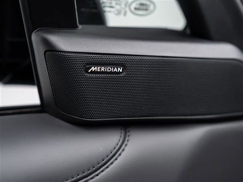 Used 2025 Land Rover Range Rover Long Wheelbase SE image 26