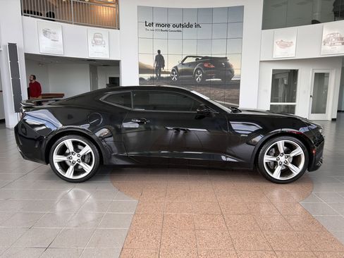 Used 2018 Chevrolet Camaro SS image 8
