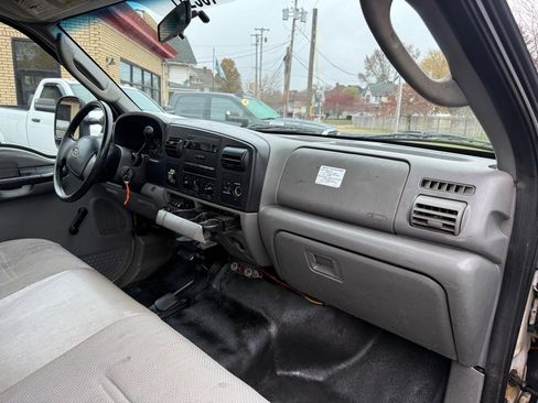 Used 2007 Ford F450 4x4 Regular Cab Super Duty image 8