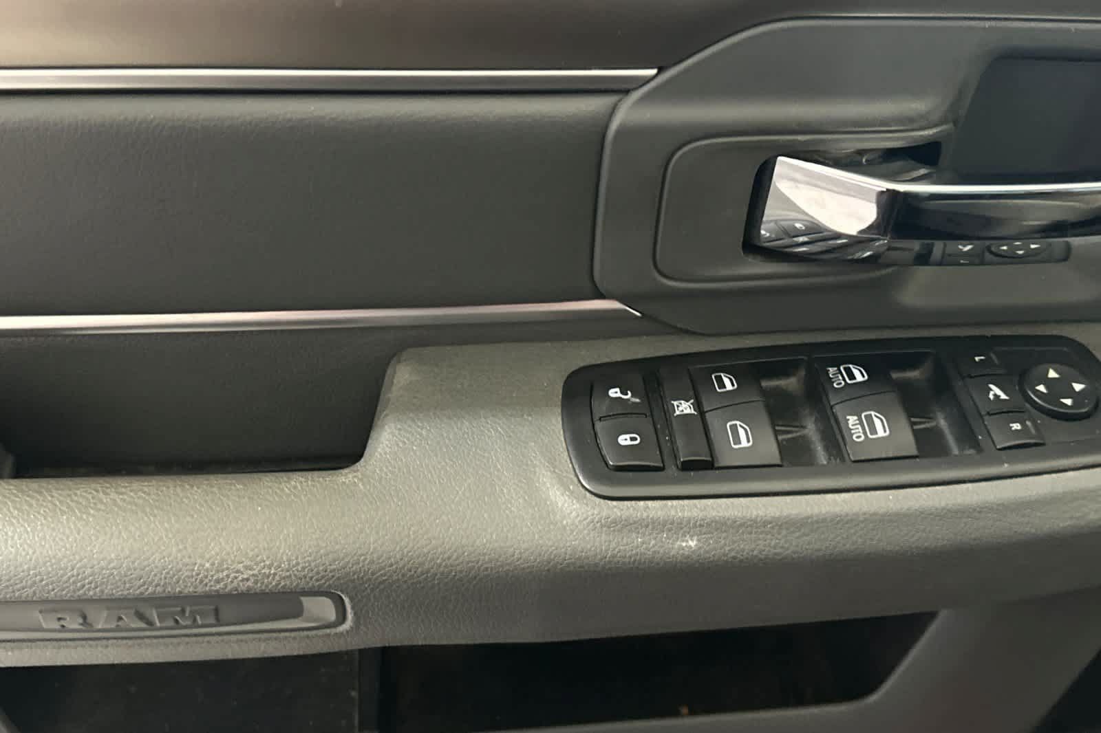 Used 2016 RAM 1500 Big Horn RWD image 15