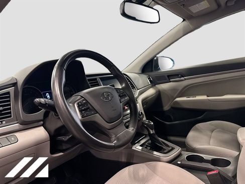 Used 2018 Hyundai Elantra Value Edition FWD image 9