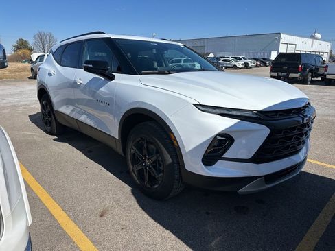 Used 2024 Chevrolet Blazer LT w/ Midnight/Sport Edition image 5