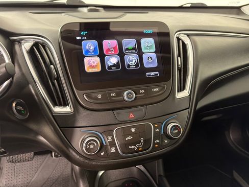 Used 2017 Chevrolet Malibu LT w/ Leather Package image 16