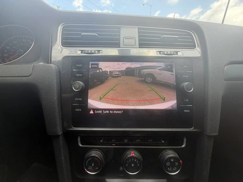 Used 2018 Volkswagen Golf SE FWD image 21