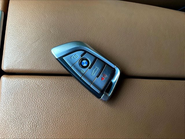 Used 2022 BMW X7 xDrive40i w/ M Sport Package AWD/4WD image 37