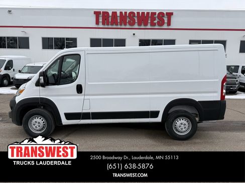 Used 2024 RAM ProMaster 2500 w/ Convenience Group image 2