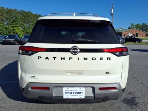 Used 2023 Nissan Pathfinder SL w/ Lighting Package (N92) image 2