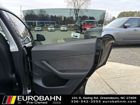 Used 2023 Tesla Model Y Performance image 13