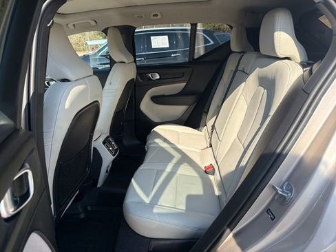 Certified 2024 Volvo XC40 B5 Plus w/ Protection Package Premier image 30