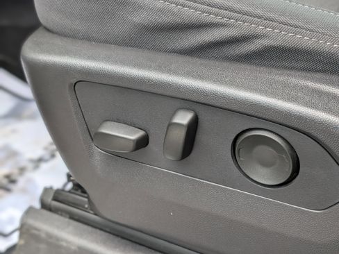 Used 2025 Chevrolet Silverado 1500 LT image 29