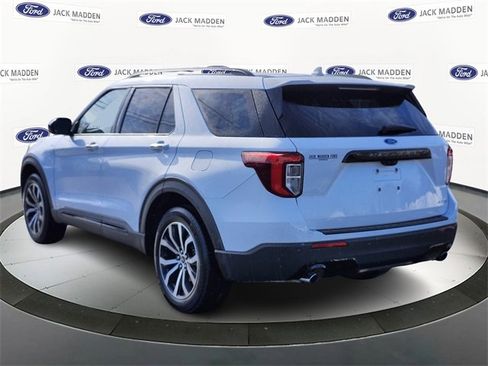 Certified 2022 Ford Explorer ST-Line image 3
