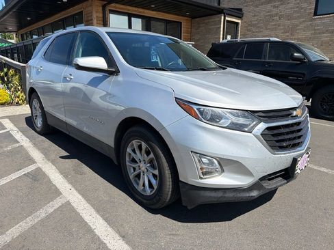 Used 2018 Chevrolet Equinox LT FWD image 1