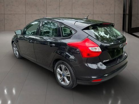Used 2014 Ford Focus SE w/ SE Sport Package FWD image 4