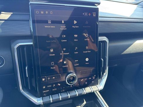 Used 2024 GMC Acadia Elevation w/ Luxury Package image 11