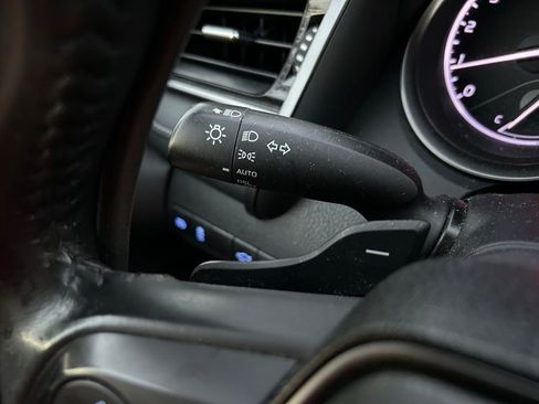 Used 2021 Toyota Camry SE image 22