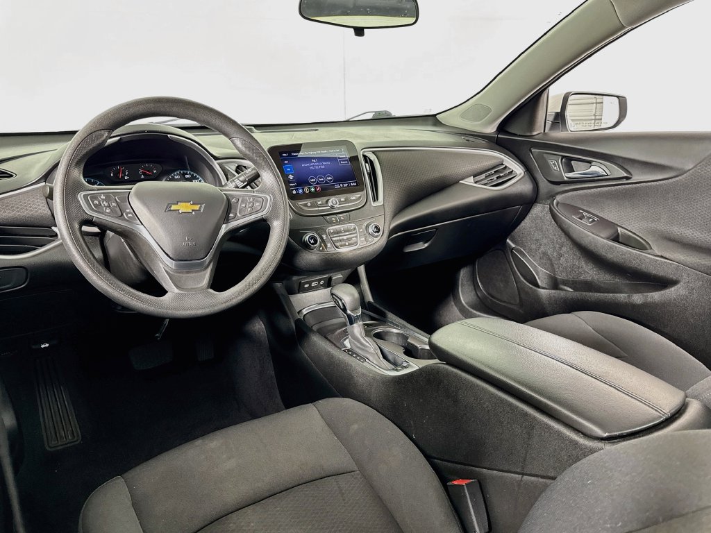 Used 2022 Chevrolet Malibu LT FWD image 27