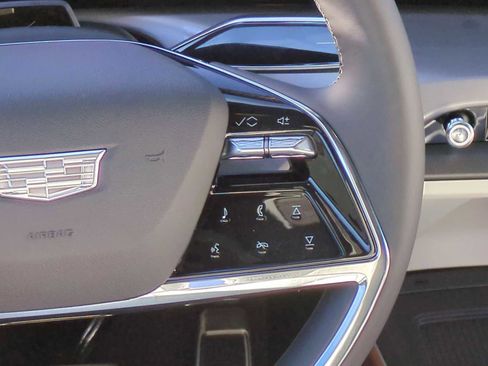 New 2026 Cadillac Vistiq Sport image 16