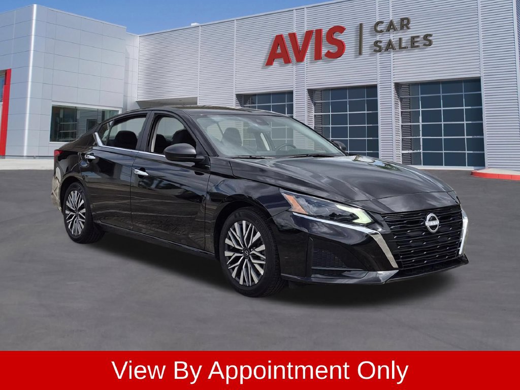 Used 2025 Nissan Altima 2.5 SV FWD image 3