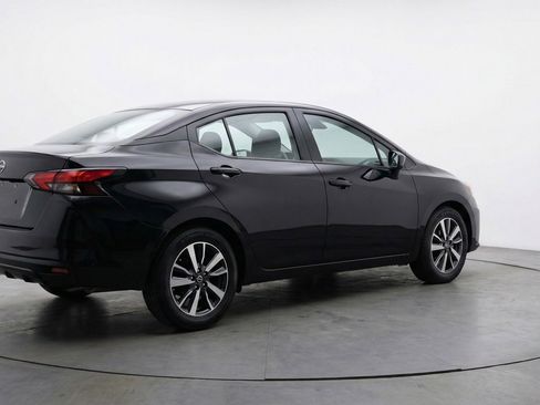 Used 2025 Nissan Versa SV image 9