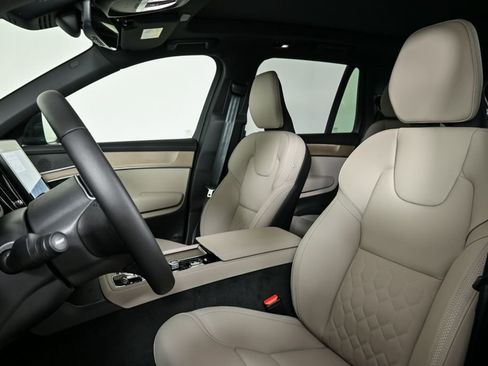 New 2026 Volvo XC90 B6 Plus w/ Protection Package Premier AWD/4WD image 5