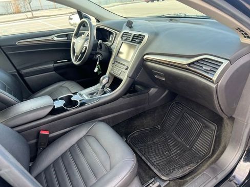 Used 2016 Ford Fusion SE w/ Equipment Group 202A image 24