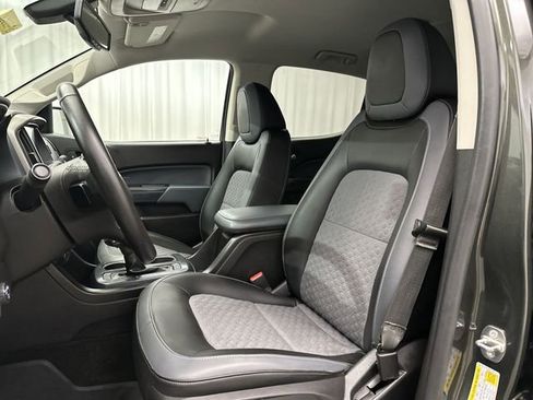 Used 2018 Chevrolet Colorado Z71 image 17