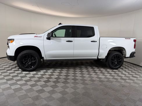 Used 2023 Chevrolet Silverado 1500 Custom Trail Boss AWD/4WD image 2