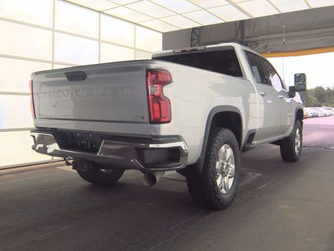 Used 2022 Chevrolet Silverado 2500 LTZ w/ LTZ Convenience Package AWD/4WD image 4