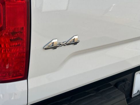 Used 2017 Toyota Tundra SR5 AWD/4WD image 32